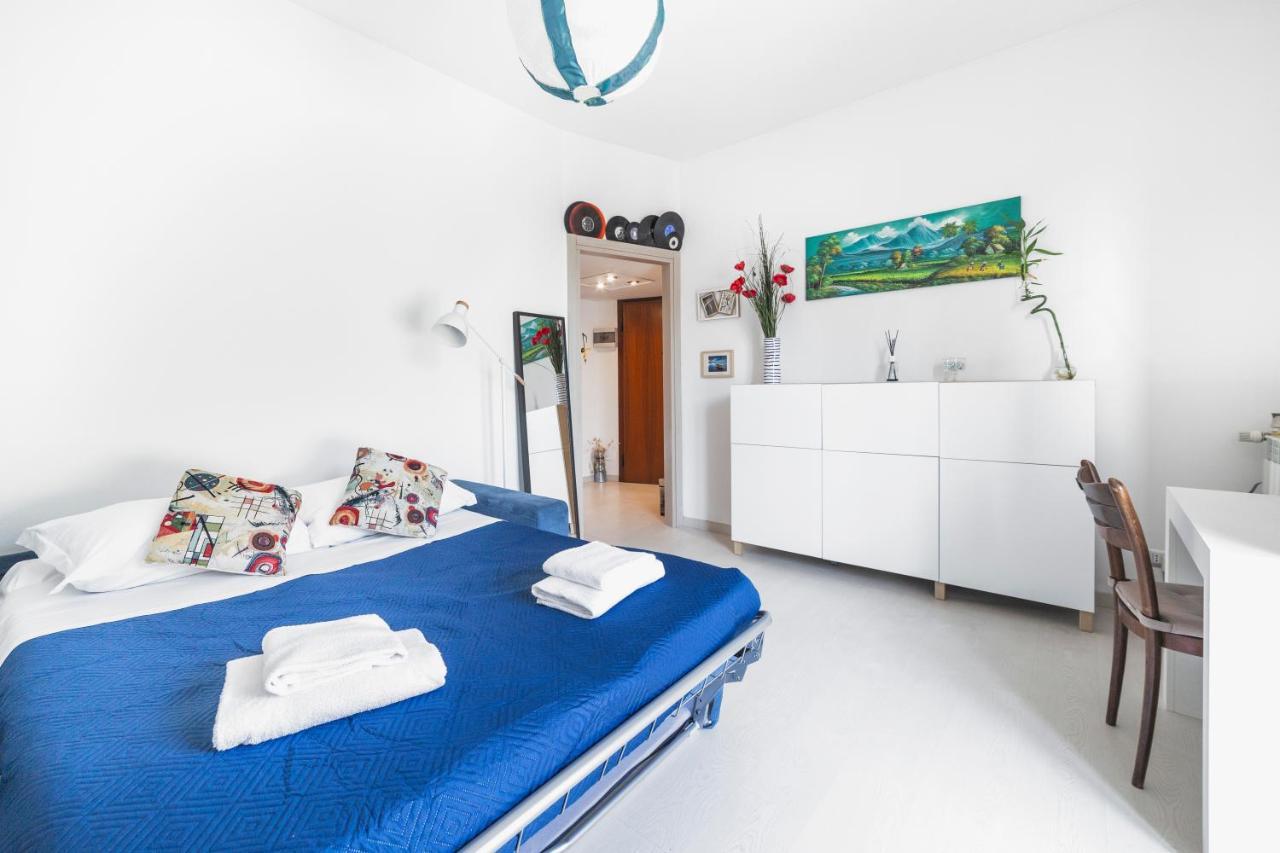 Precotto Comfortable Flat With Balcony Apartment Милано Екстериор снимка