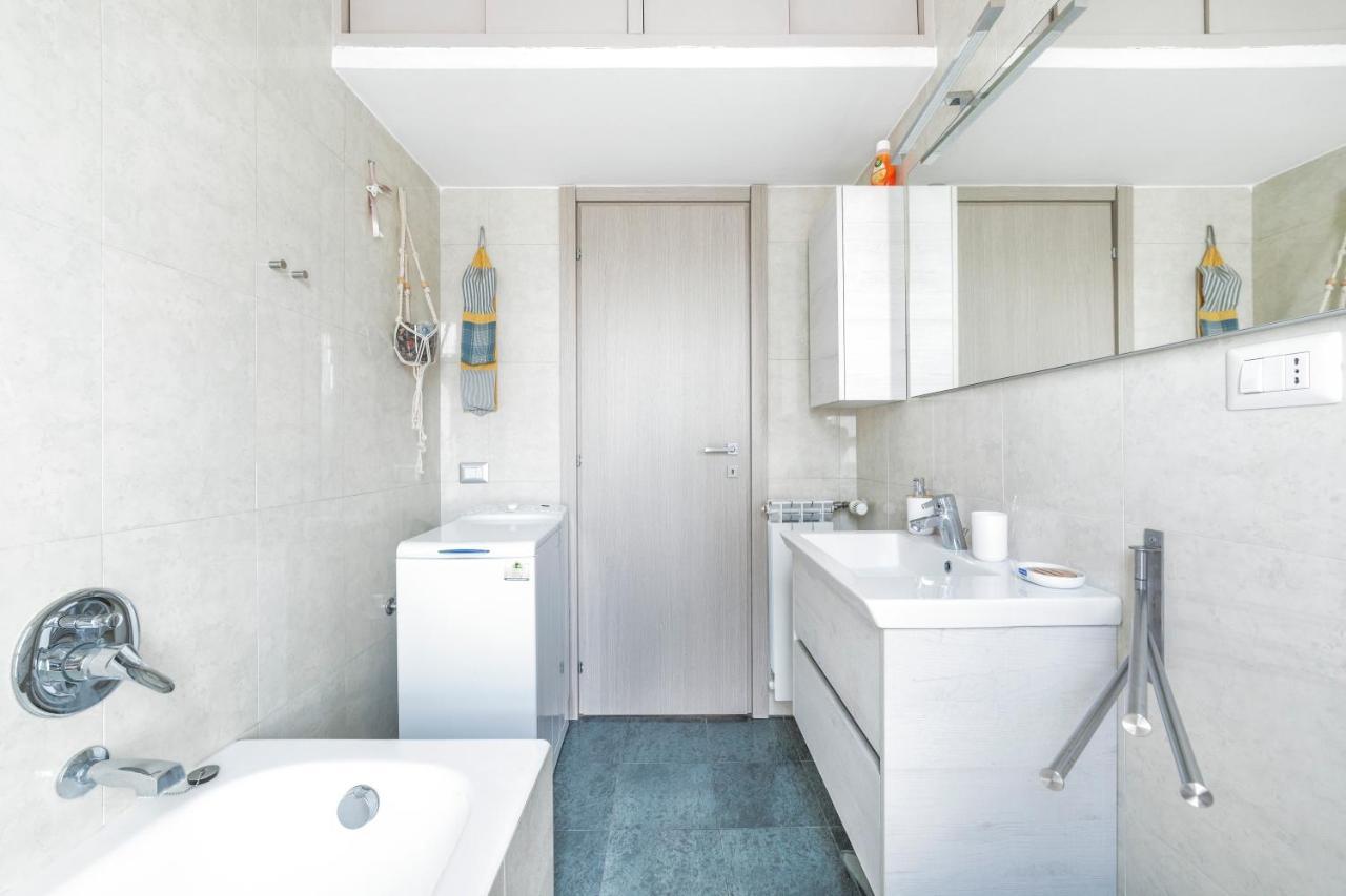 Precotto Comfortable Flat With Balcony Apartment Милано Екстериор снимка